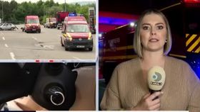 VIDEO Un bebeluș blocat în mașină a așteptat o oră, pentru că părinții nu au vrut să creeze daune autoturismului